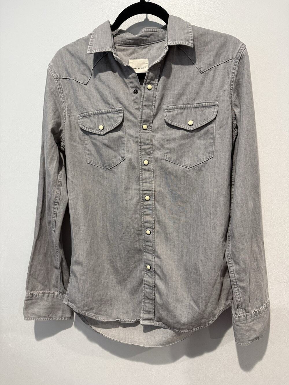 Women's American Eagle Gray Denim Chambray Pearl Snap Button Shirt Western Small